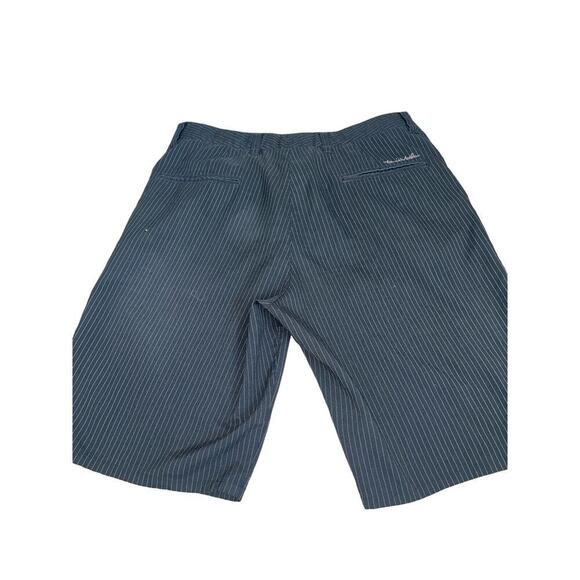 Travis Mathew shorts golf black white pin stripped Men's SZ 30" waist FLAWED - Picture 3 of 6